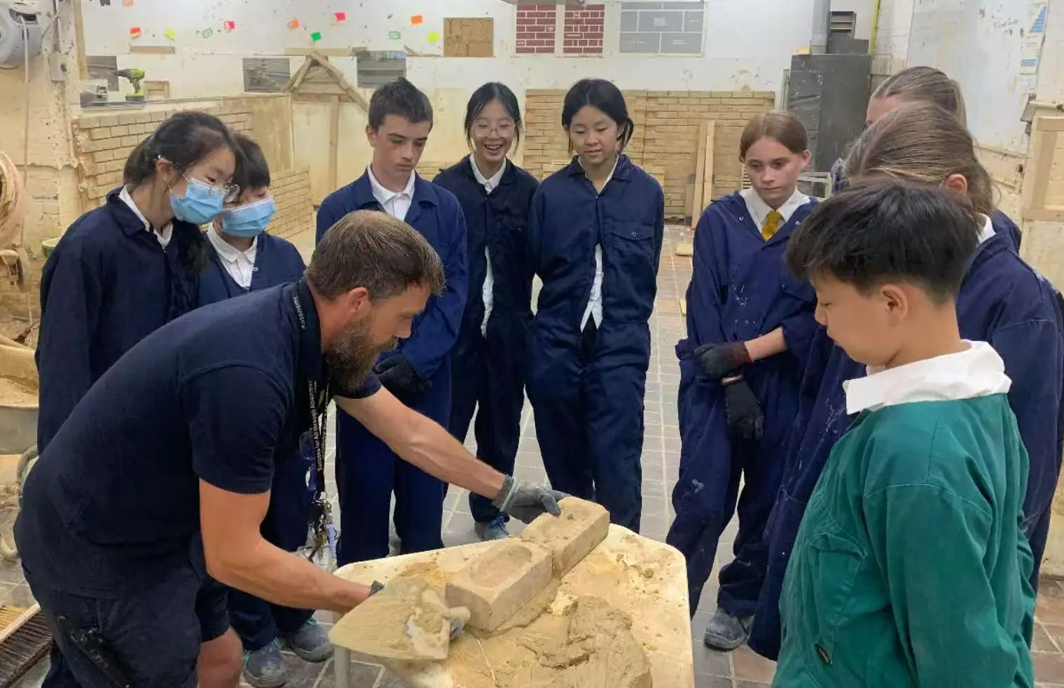 Students working together during a GSE school immersion programme