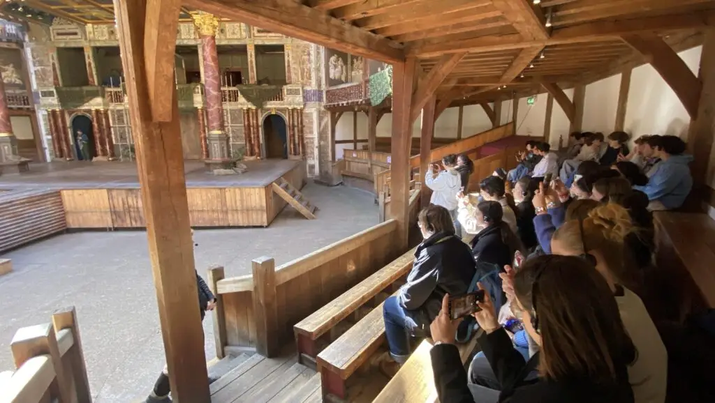 Students visiting Shakespeare’s Globe during a GSE UK–France school exchange